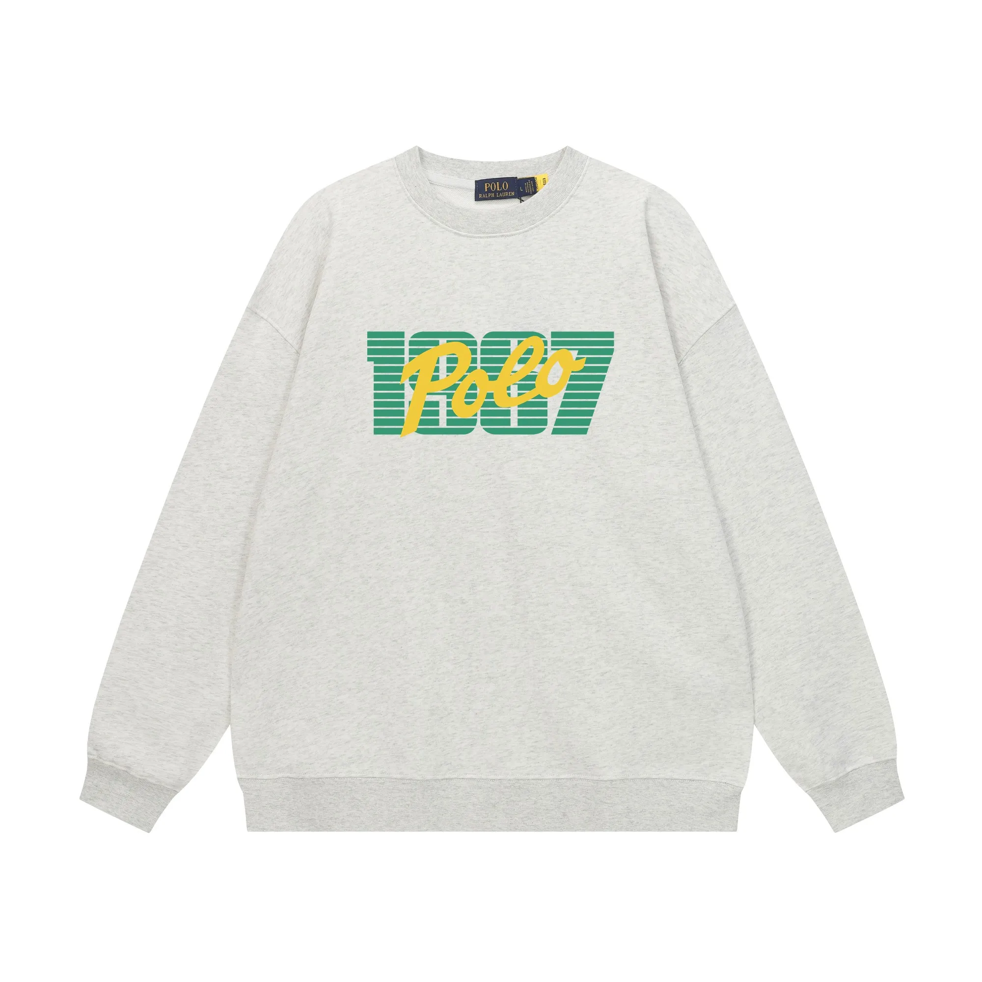 P200 Long-term stock] RalphLauren/Ralph Lauren 2025 autumn and winter new bear letter print 420g heavy large terry sweatshirt Ralph Lauren's age-reducing item, the coat fabric is made of 85% cotton ➕15% polyester, which not only retains the softness, comfort and breathability of cotton, but also adds the wear resistance and wrinkle resistance of polyester fiber, making the clothes more durable and easy to care for. Even in slightly cooler weather, you won't feel stuffy when wearing it. This kind of fabric has a natural crisp feel and is not easy to pill or deform. The bear on the chest is printed with English letters. It is full of color, full of three-dimensionality, and lifelike, adding a bit of liveliness and interest to the whole sweatshirt. There is no pressure to dress, regardless of age or gender. Complete accessories! Color: black, white, navy blue, light floral gray Size: M-L-XL-XXL